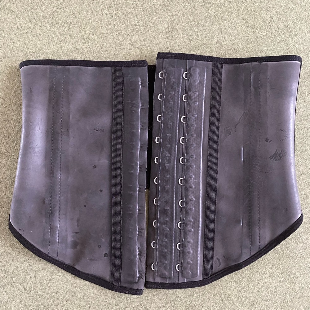 Davis waist trainer